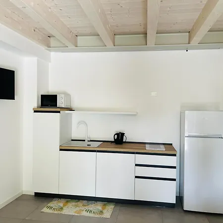 Le Casette Uno Apartmán Pacengo Di Lazise